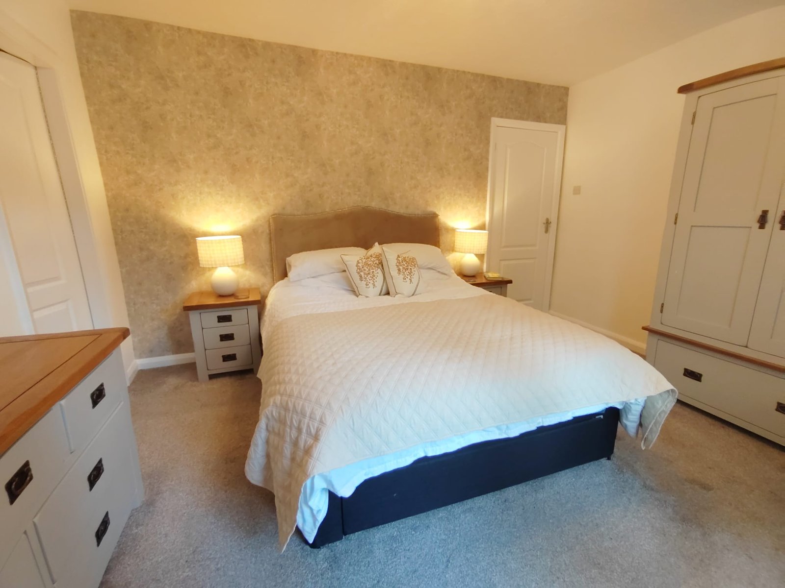 The home decorating service