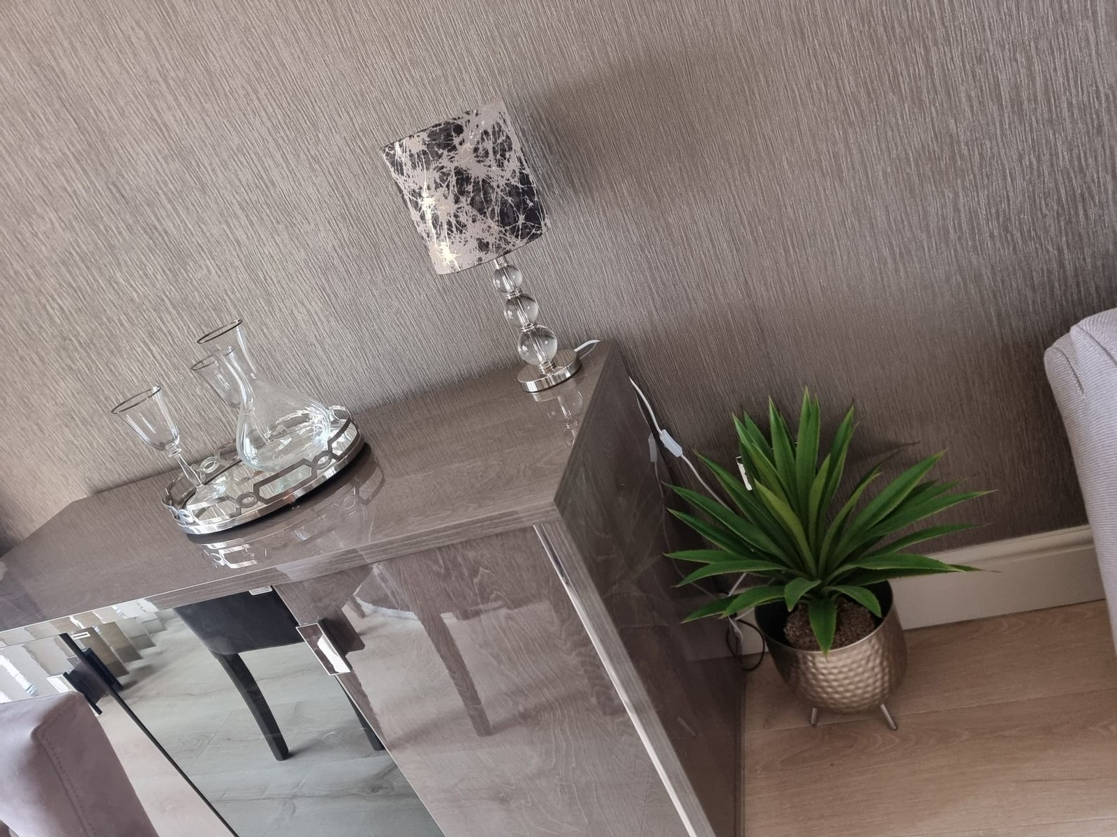 Bedroom painting and decorating